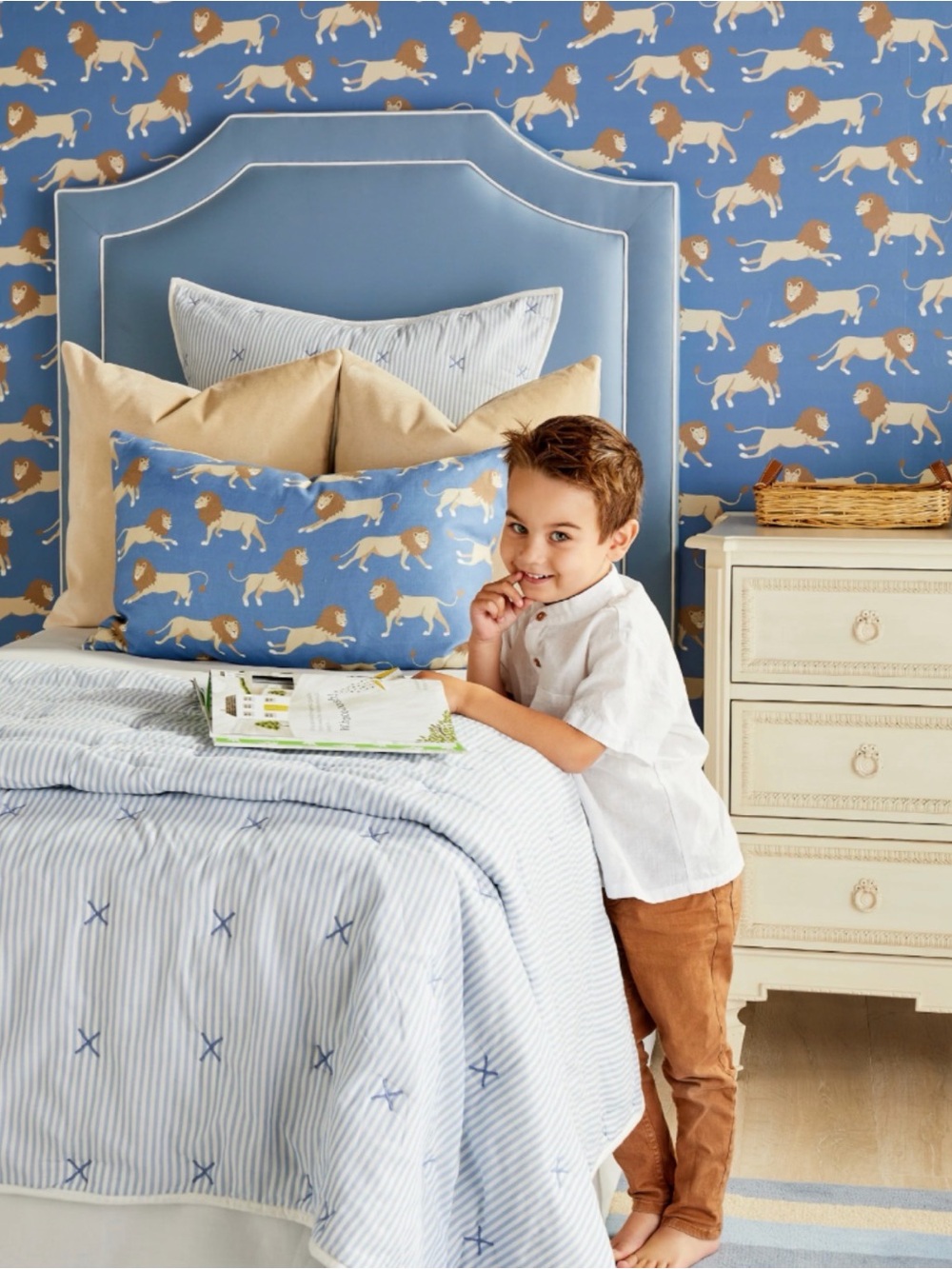 ❤️ Leopold Pillow in Royal 12"X18"